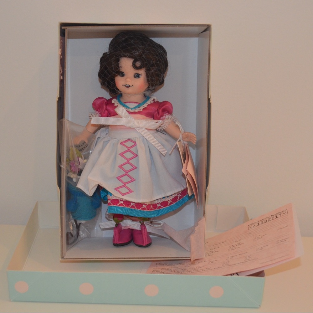 Madame Alexander 8" OZ Flower Munchkin Collectible Doll